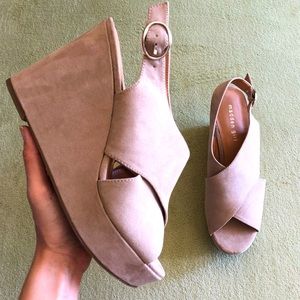 ❌SOLD❌Madden Girl Greyson wedges size 11 new